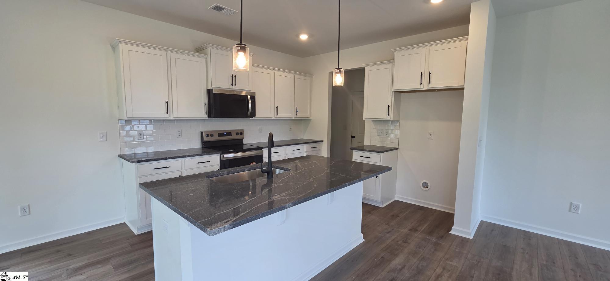 252 Brown Circle Easley, SC 29642 - Photo 4 of 21