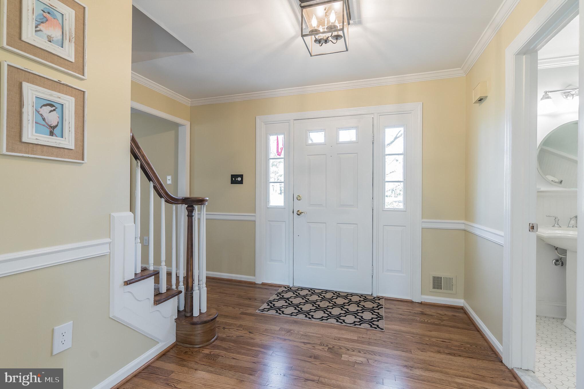 910 Riva Ridge Drive Great Falls, VA 22066 - Photo 2 of 49 Welcoming Foyer