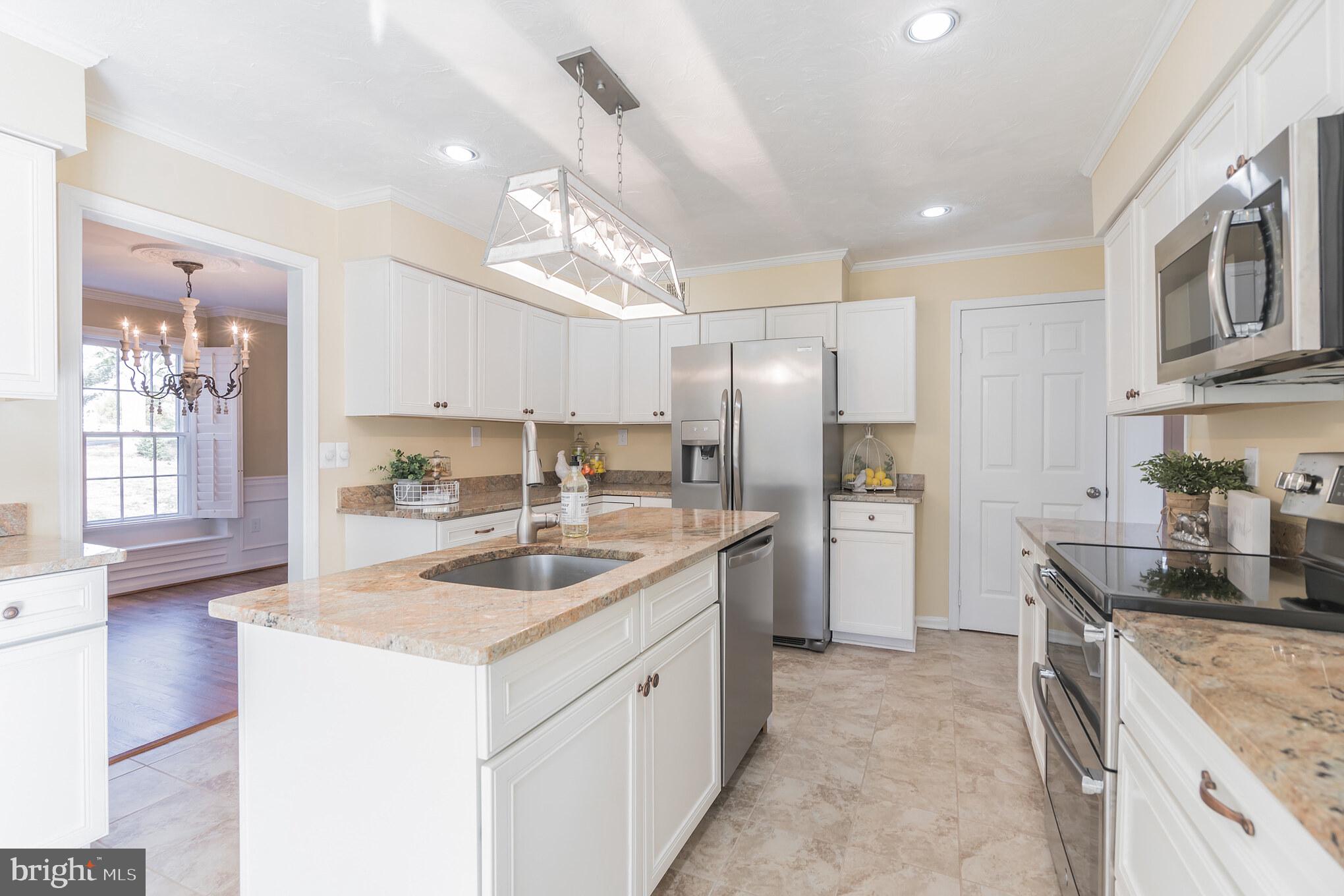 910 Riva Ridge Drive Great Falls, VA 22066 - Photo 6 of 49