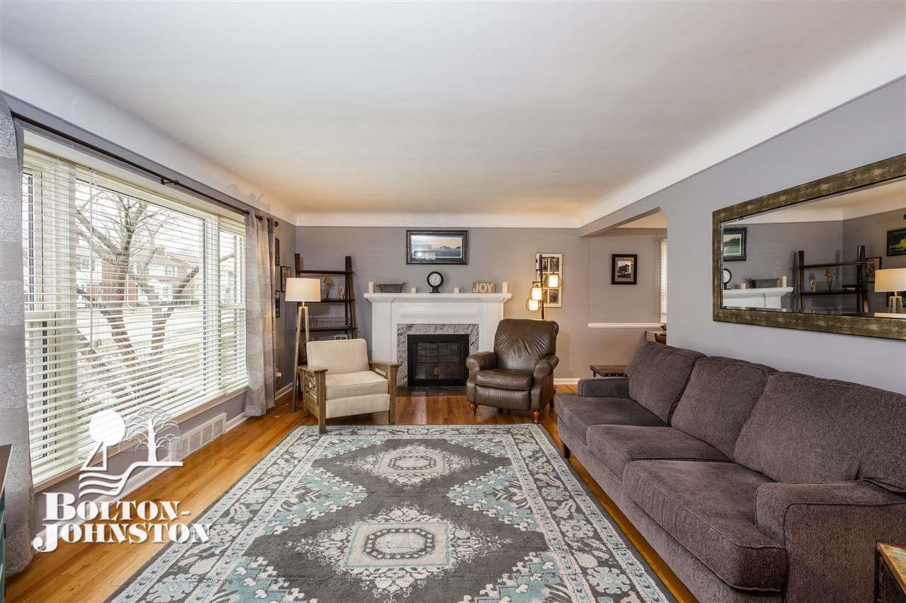 1718 Newcastle Road Grosse Pointe Woods, MI 48236 - Photo 5 of 39