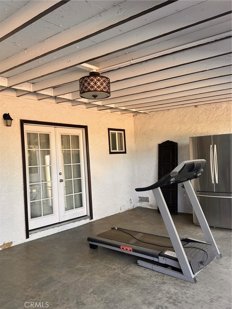 18090 Iris Avenue Riverside, CA 92508 - Photo 31 of 49 a room with gym equipment