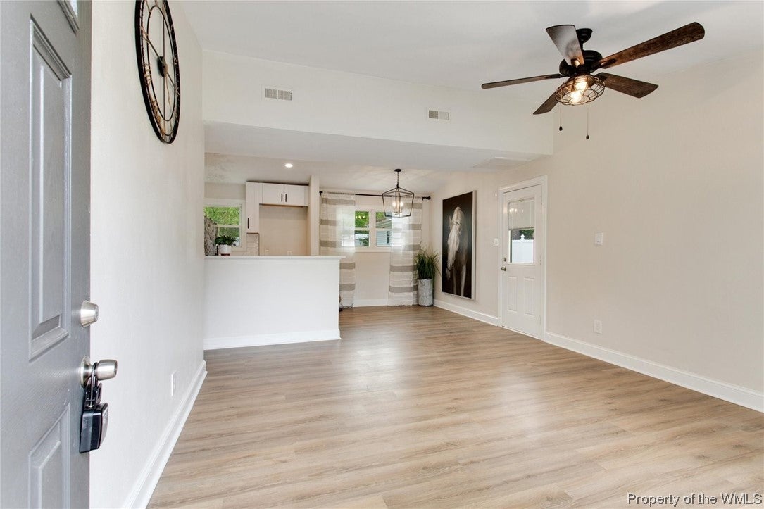 437 Cummings Road Virginia Beach, VA 23452 - Photo 3 of 32 Gallery Image 3