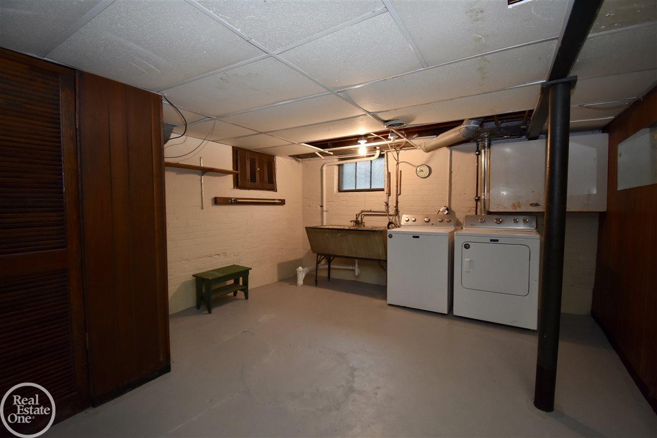49 Hawthorne Road Grosse Pointe, MI 48236 - Photo 25 of 30 31388913-24.JPG
