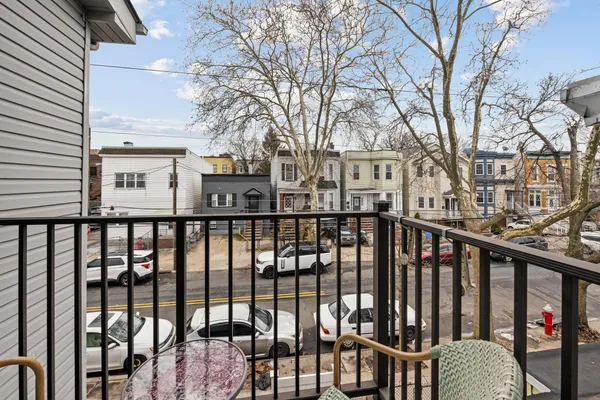 $3,000 | 165 Thorne Street, Unit 2, Jersey City, NJ 07307