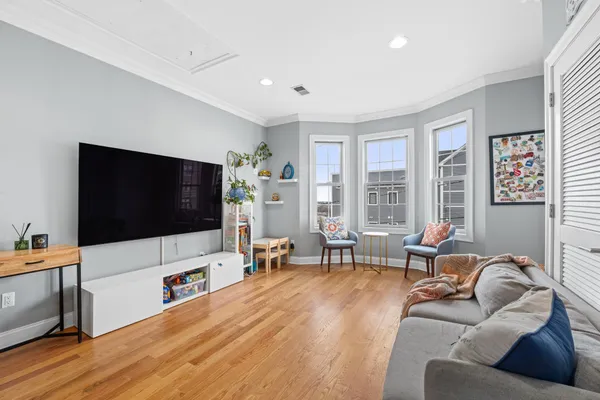 $3,000 | 165 Thorne Street, Unit 2, Jersey City, NJ 07307