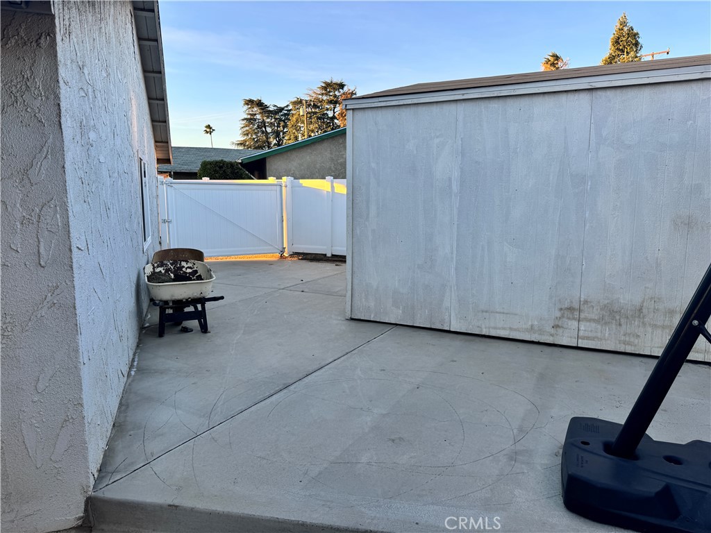 40471 Rome Beauty Way Cherry Valley, CA 92223 - Photo 28 of 32 a view of a hallway with seating area and utility room