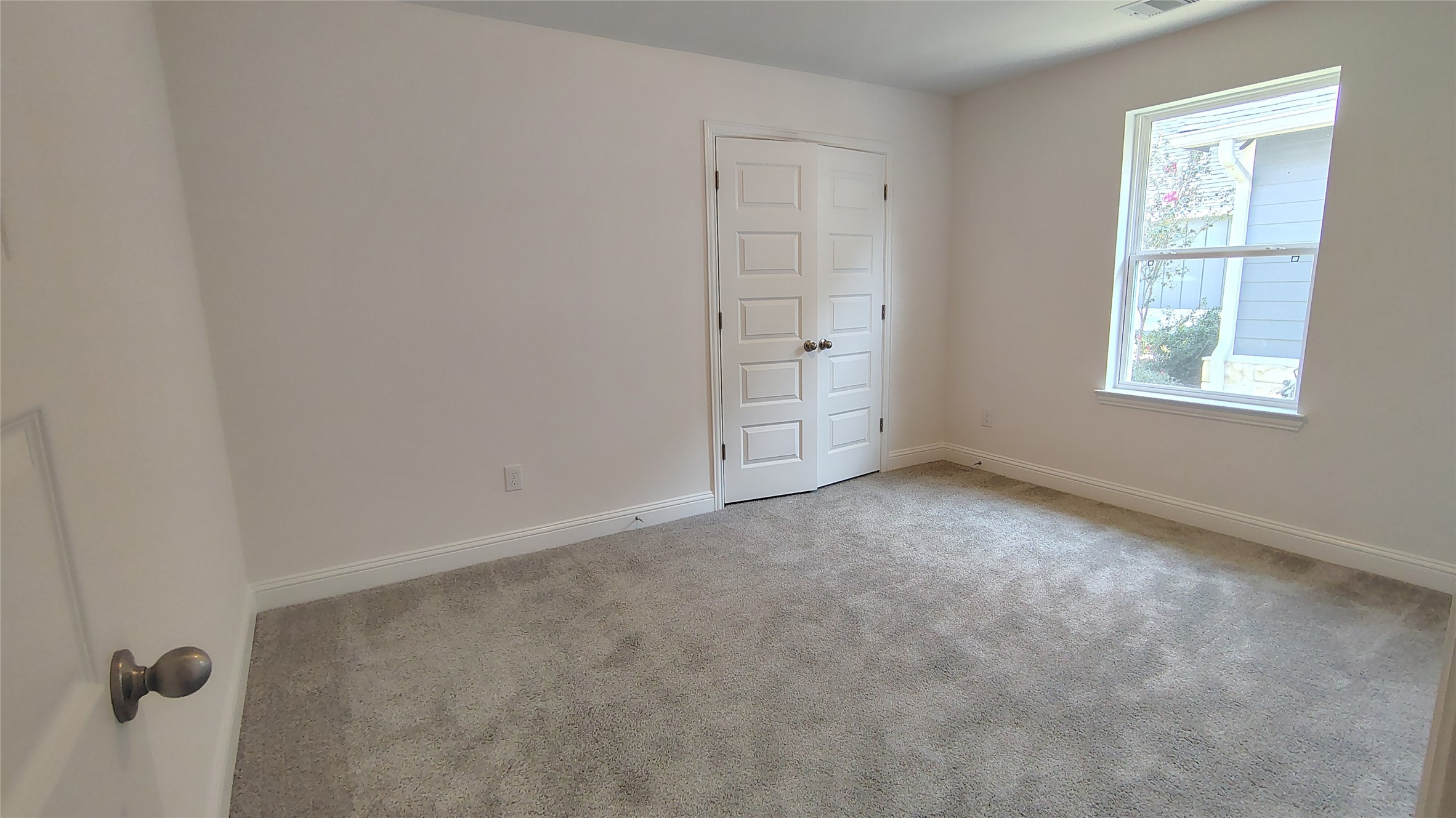 644 Greystone Lane Angleton, TX 77515 - Photo 18 of 21 an empty room with windows