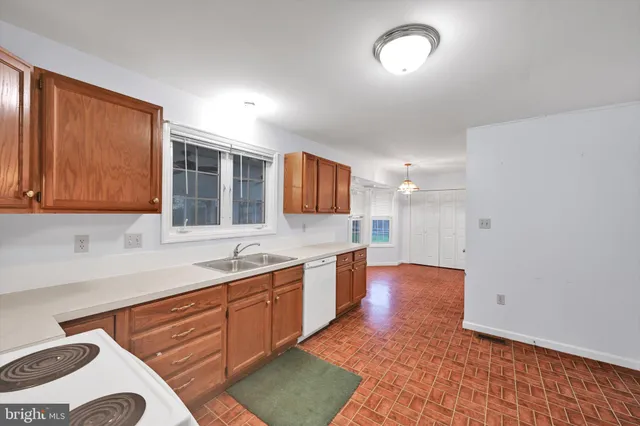 $395,000 | 39 Manor Oaks Drive, Millersville, PA 17551