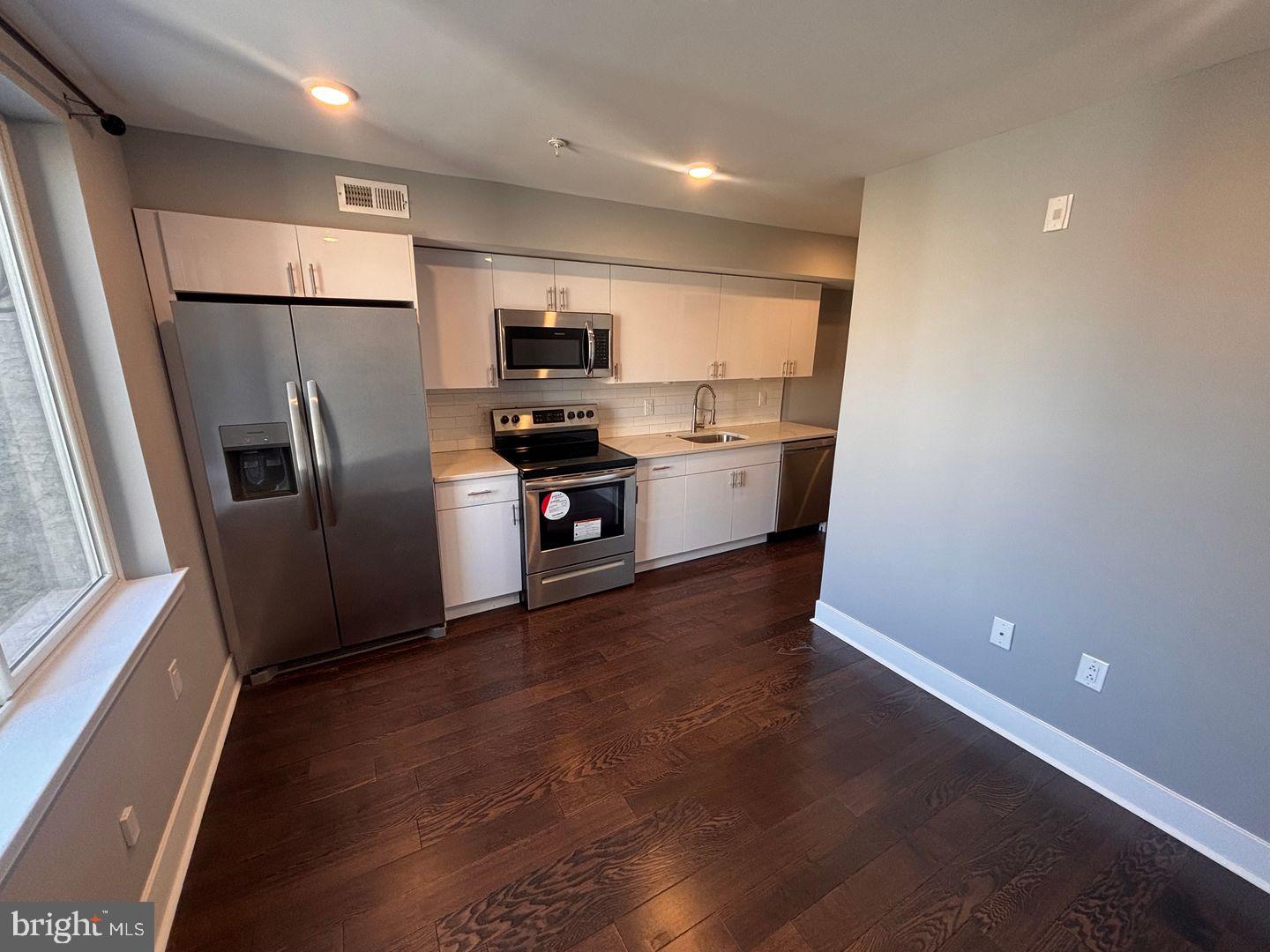 3255 Ridge Avenue, Unit 2 Philadelphia, PA 19132 - Photo 4 of 10