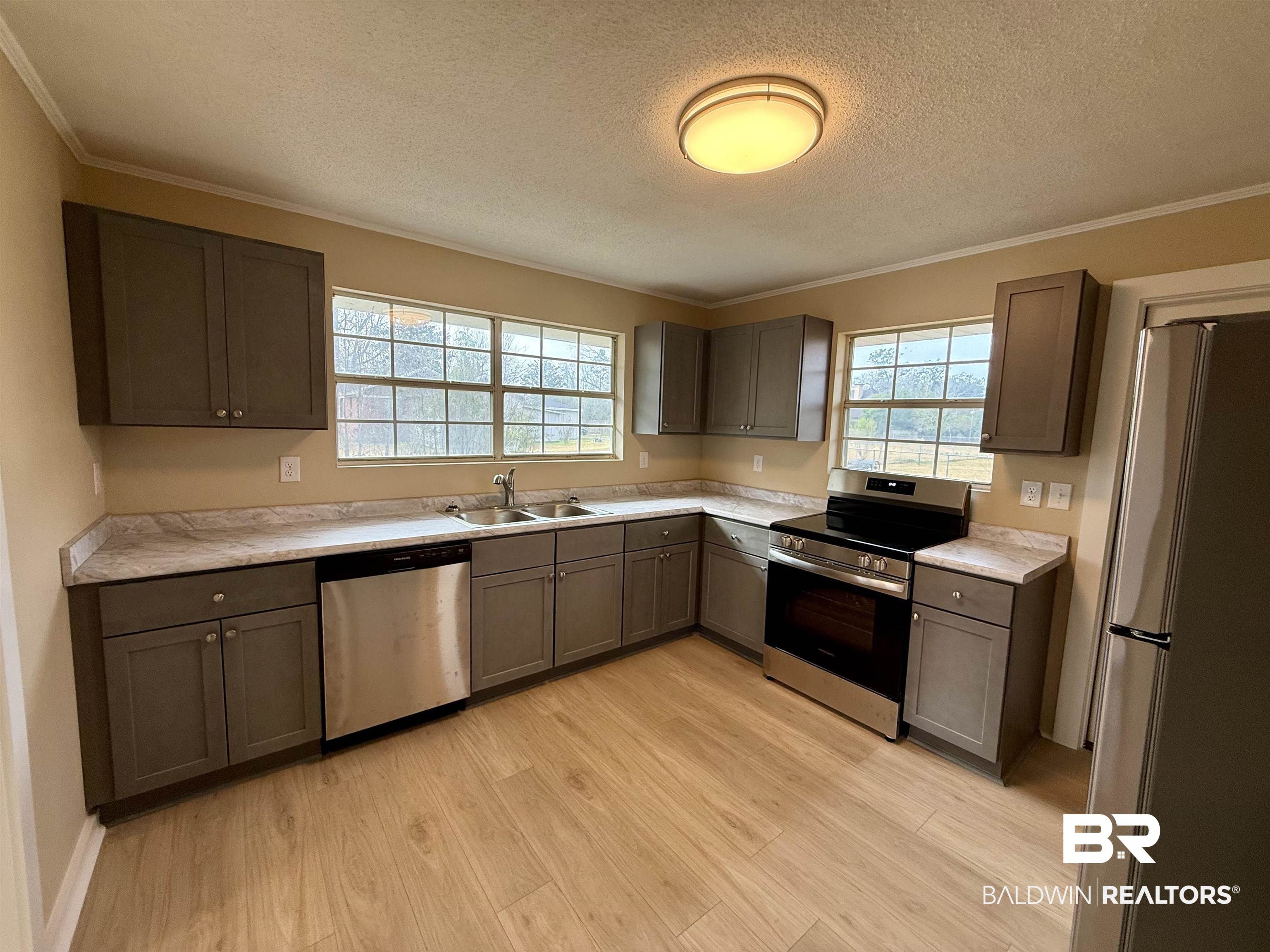 1213 North Pine Street Foley, AL 36535 - Photo 5 of 13