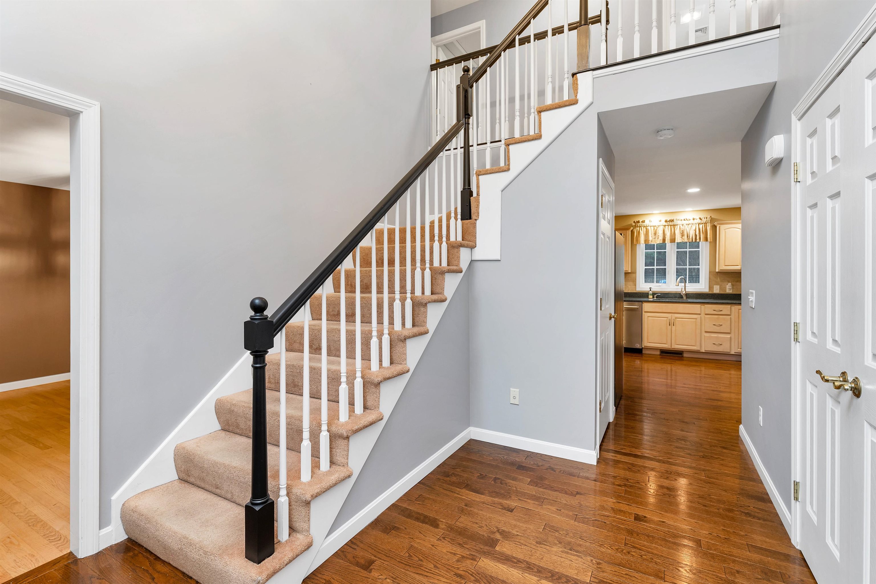 124 Pinecrest Road Litchfield, NH 03052 - Photo 17 of 60