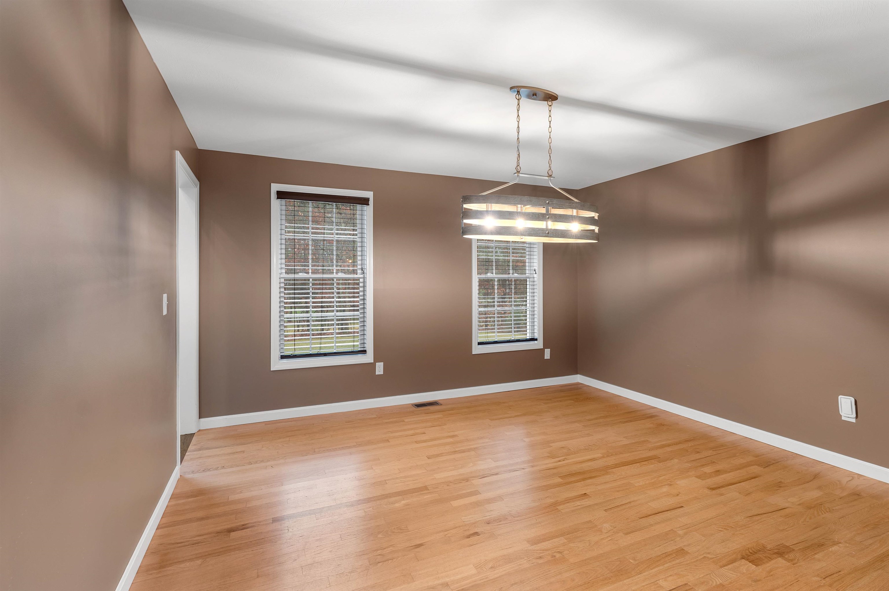 124 Pinecrest Road Litchfield, NH 03052 - Photo 21 of 60