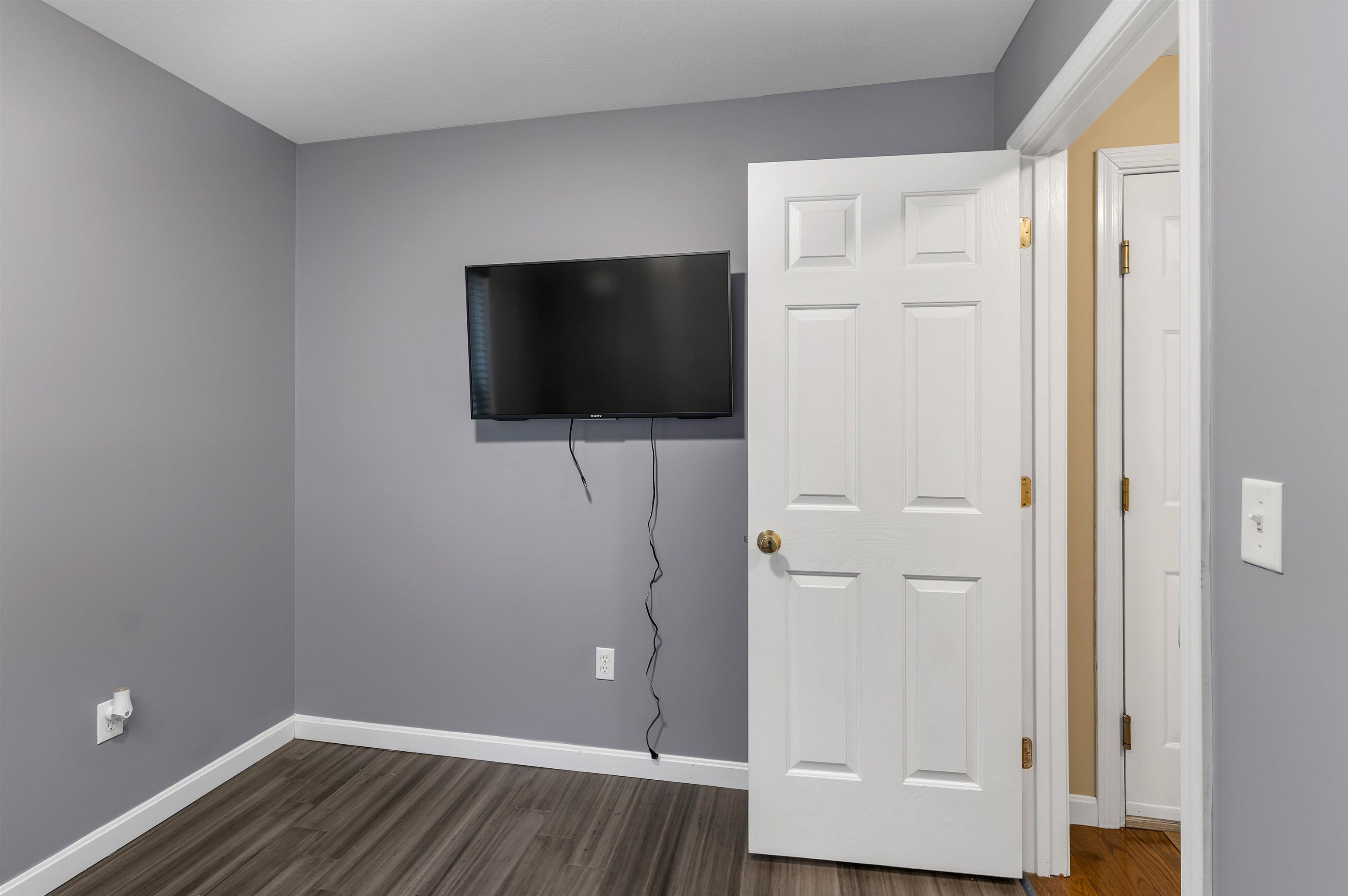 124 Pinecrest Road Litchfield, NH 03052 - Photo 26 of 60