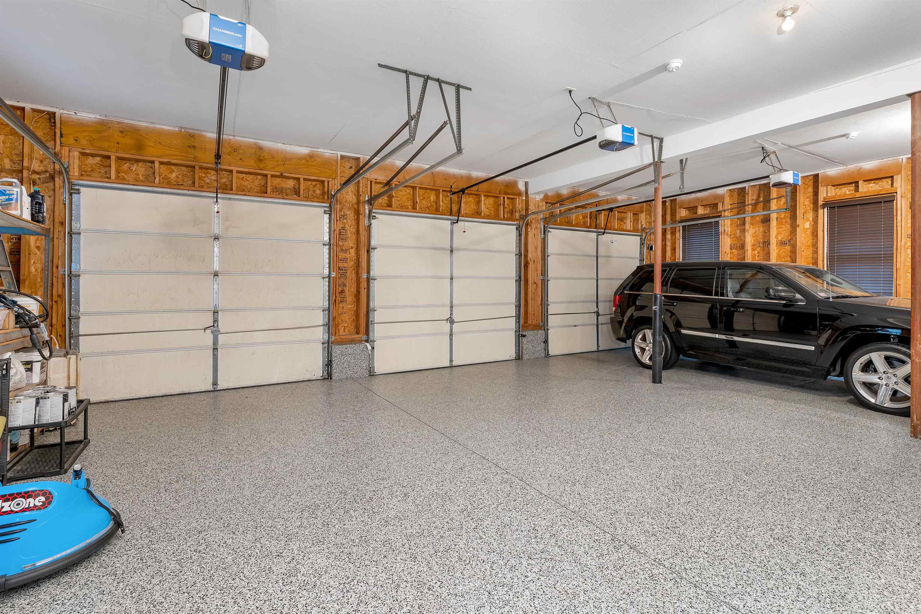 124 Pinecrest Road Litchfield, NH 03052 - Photo 28 of 60