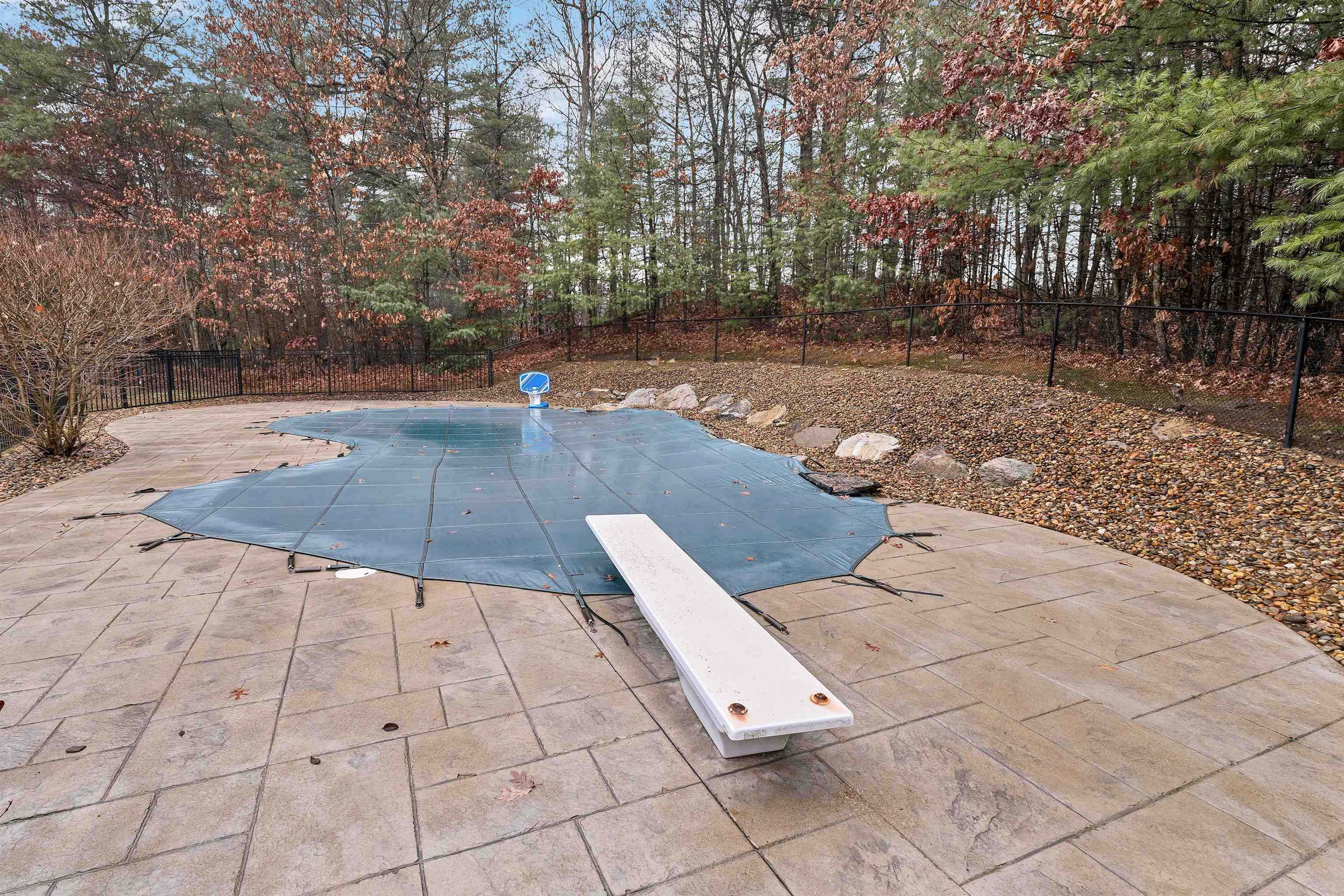 124 Pinecrest Road Litchfield, NH 03052 - Photo 3 of 60