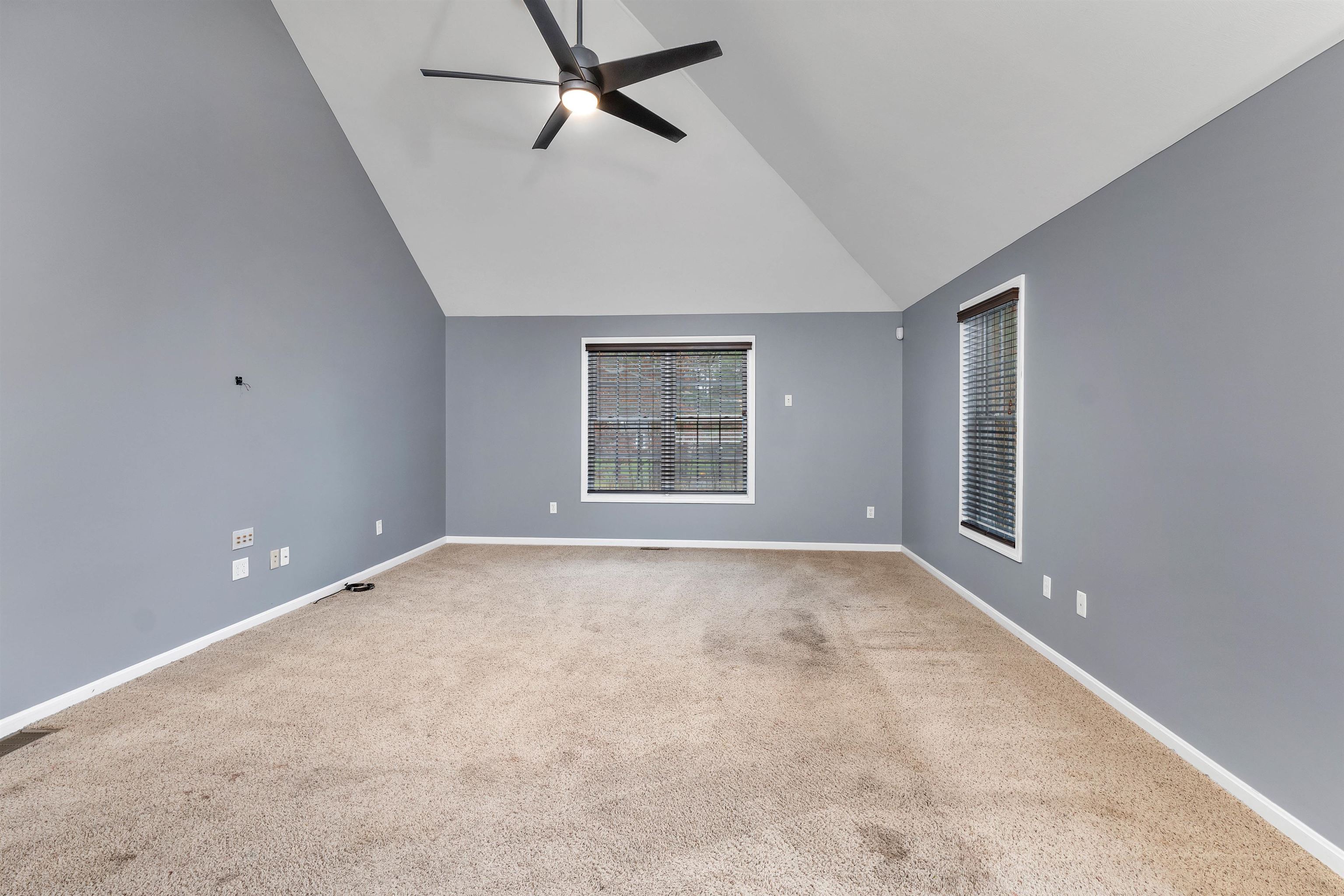 124 Pinecrest Road Litchfield, NH 03052 - Photo 33 of 60