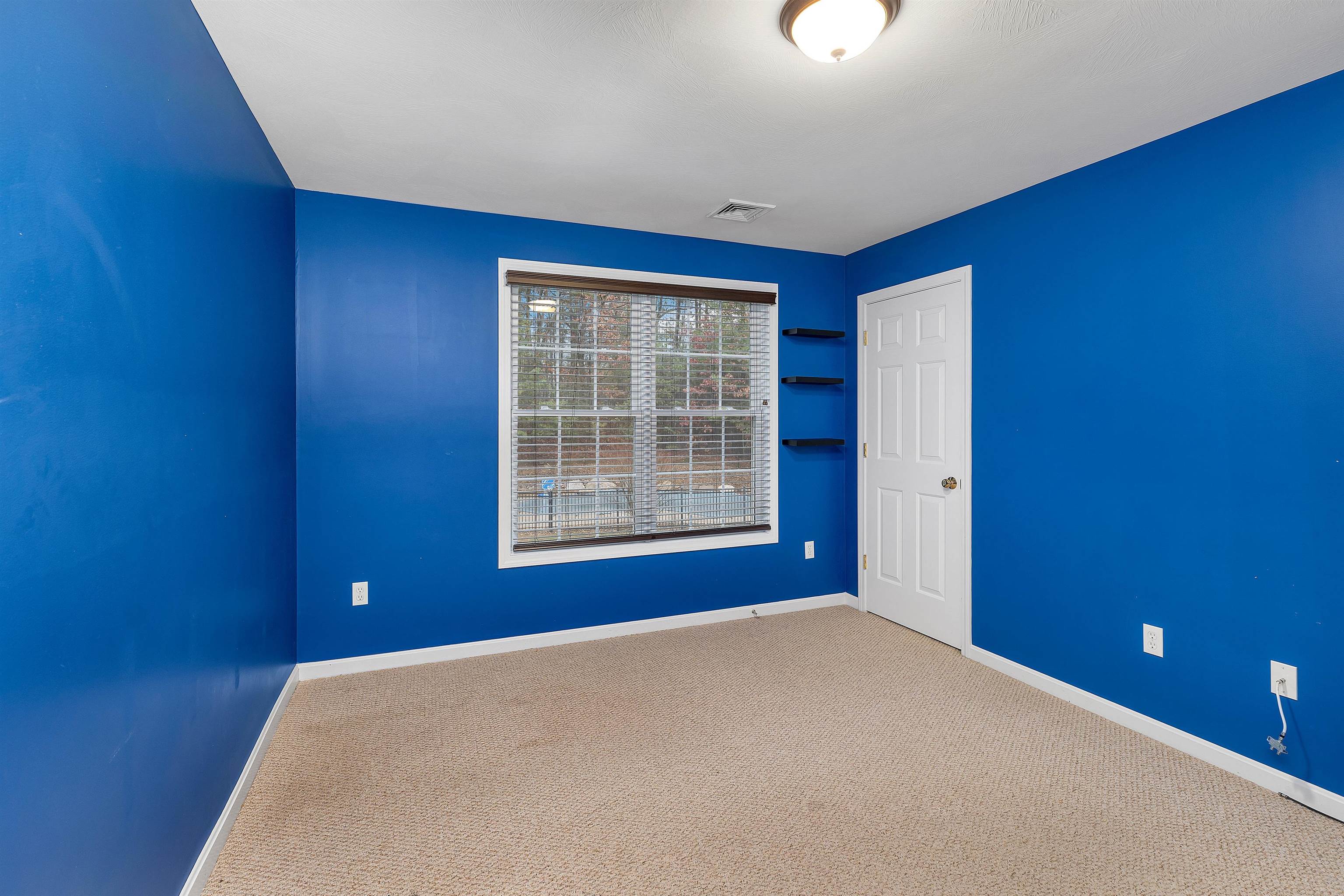 124 Pinecrest Road Litchfield, NH 03052 - Photo 39 of 60