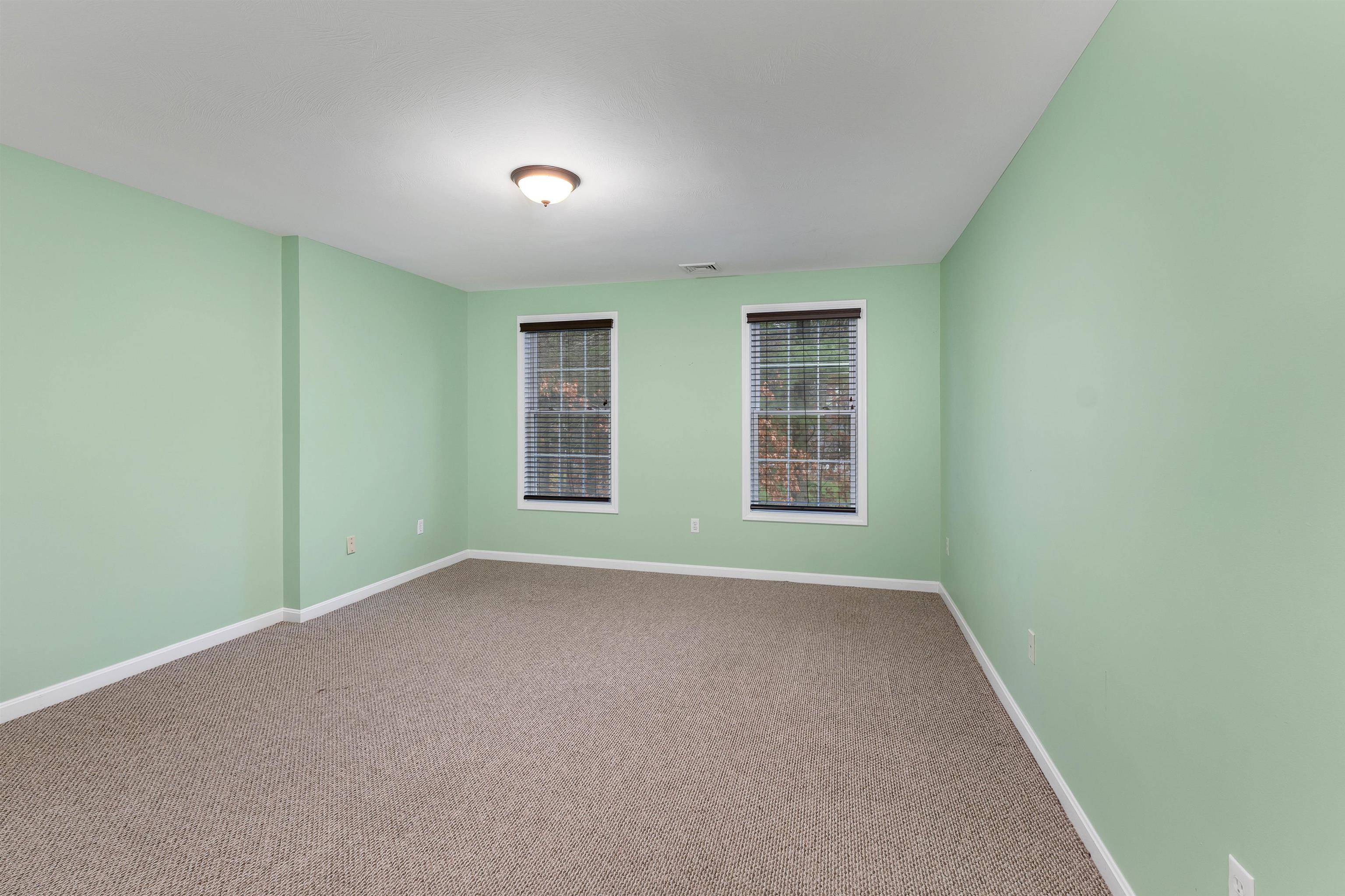 124 Pinecrest Road Litchfield, NH 03052 - Photo 44 of 60