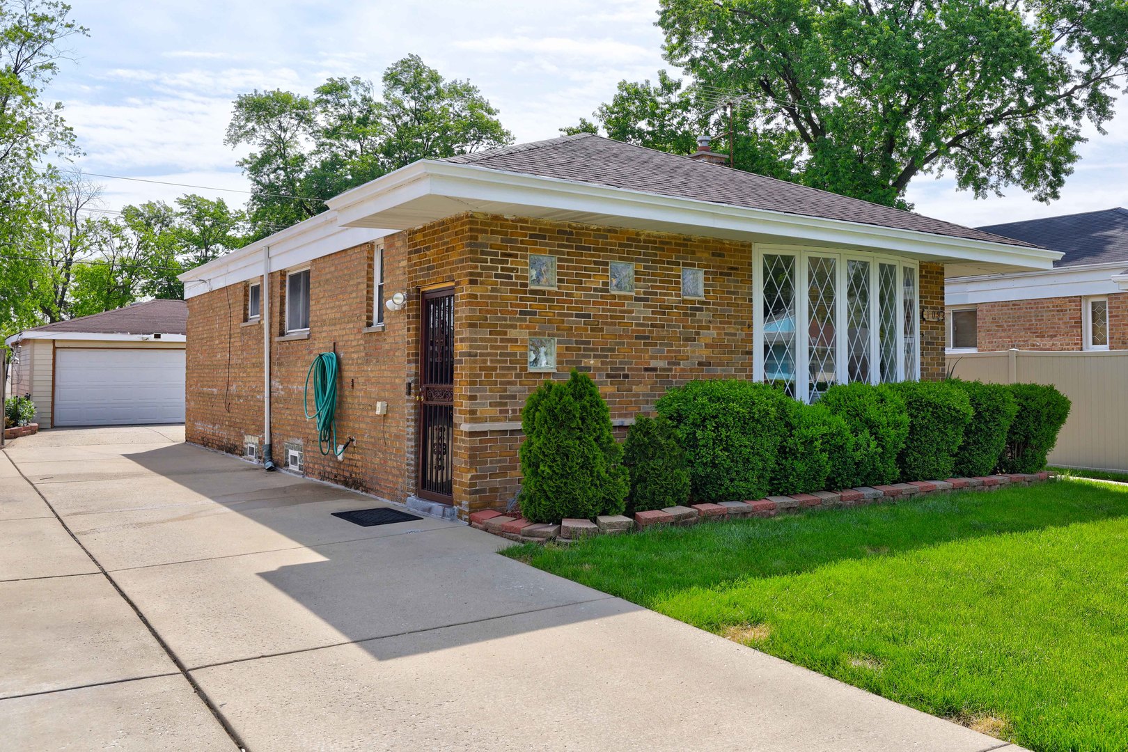 109 Rice Avenue Bellwood, IL 60104 - Photo 3 of 28