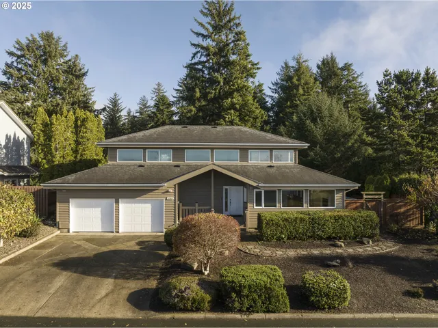 $750,000 | 1060 Northeast 7th Drive, Newport, OR 97365