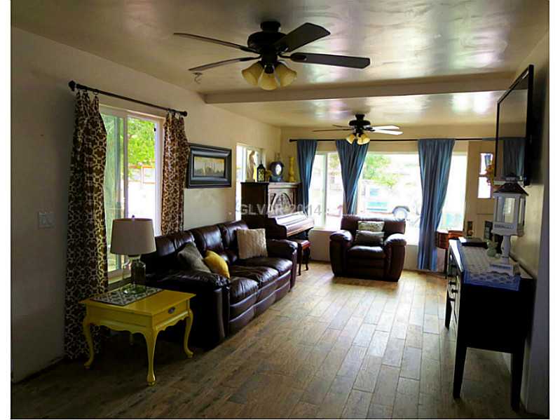 377 Locust Street Caliente, NV 89008 - Photo 1 of 26 Living Room.