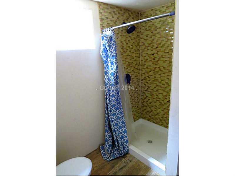 377 Locust Street Caliente, NV 89008 - Photo 19 of 26 Master Bath/Spa.