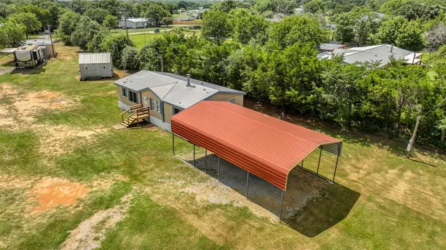 $297,999 | 221 Briar Oaks Drive, Azle, TX 76020