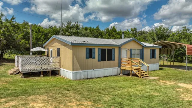 $297,999 | 221 Briar Oaks Drive, Azle, TX 76020