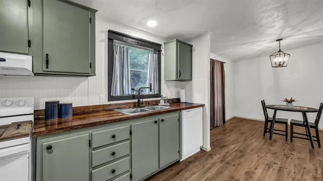 $297,999 | 221 Briar Oaks Drive, Azle, TX 76020