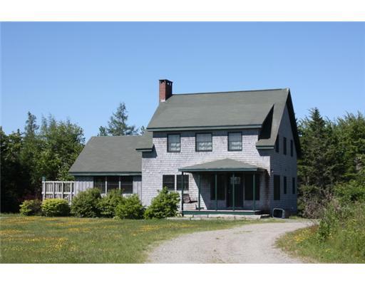 611 East Side Road Hancock, ME 04640 - Photo 5 of 25 Exterior Front.