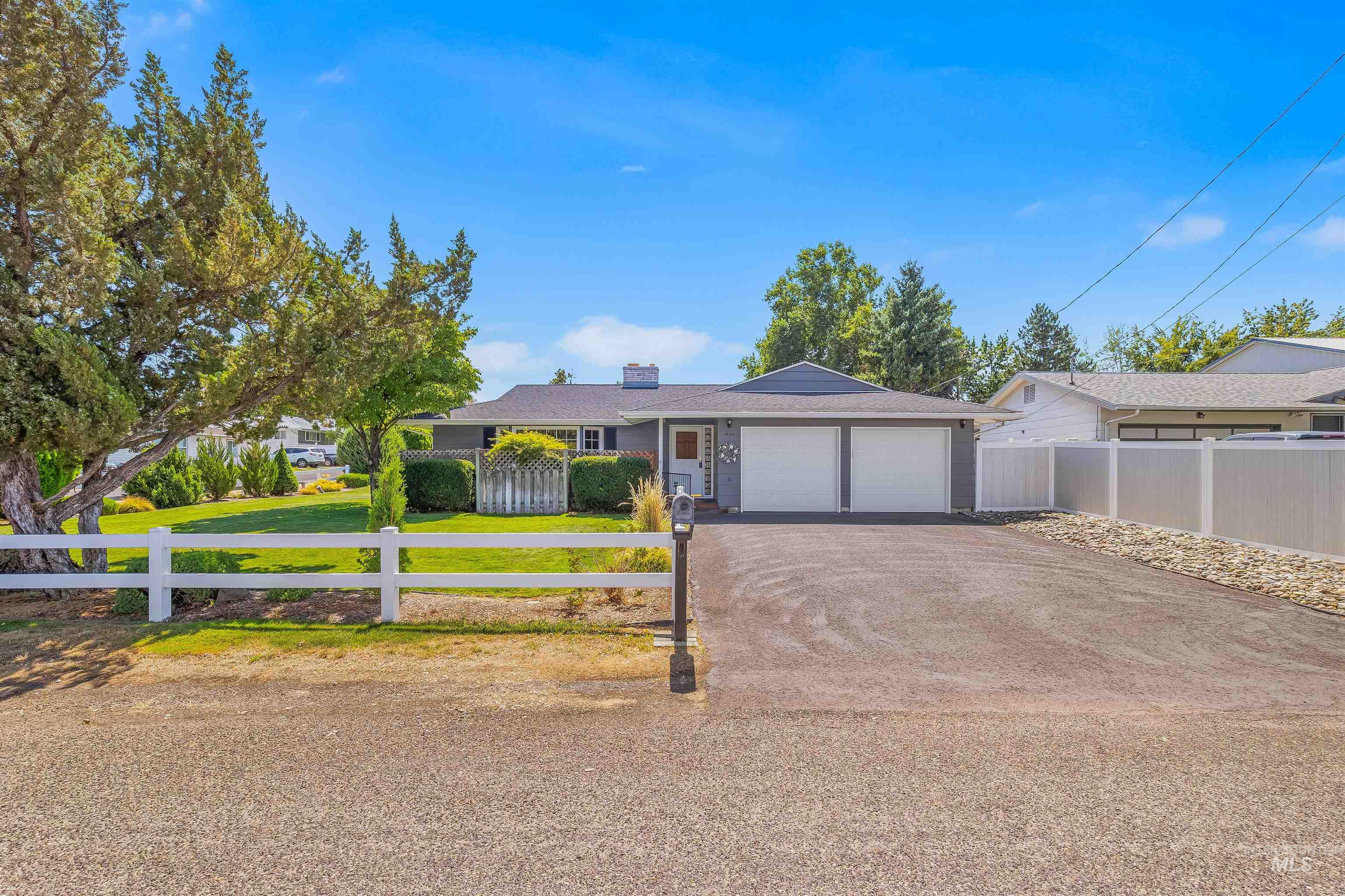 1485 Sycamore Street Clarkston, WA 99403 - Photo 2 of 31