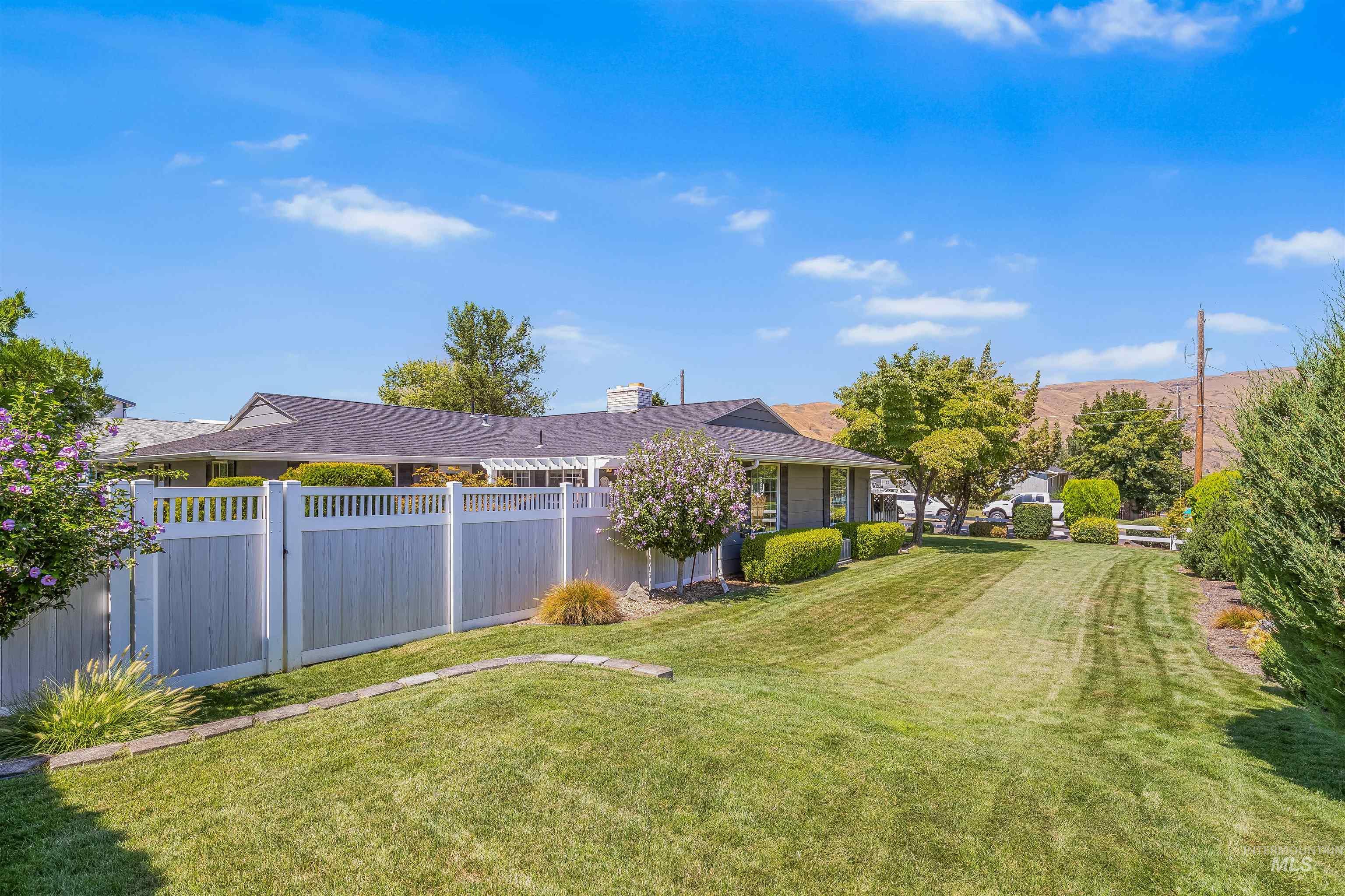 1485 Sycamore Street Clarkston, WA 99403 - Photo 6 of 31