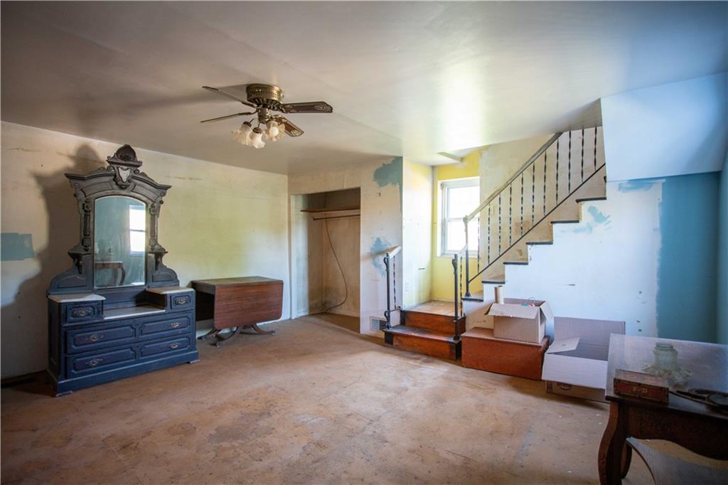 1698 Old Brodhead Road Monaca, PA 15061 - Photo 11 of 34 a living room with furniture