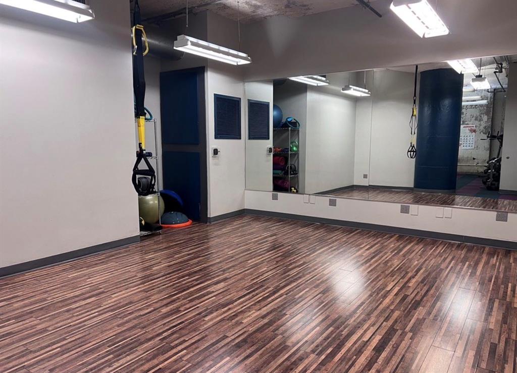 1122 Jackson Street, Unit 514 Dallas, TX 75202 - Photo 35 of 40 Yoga room, stretching