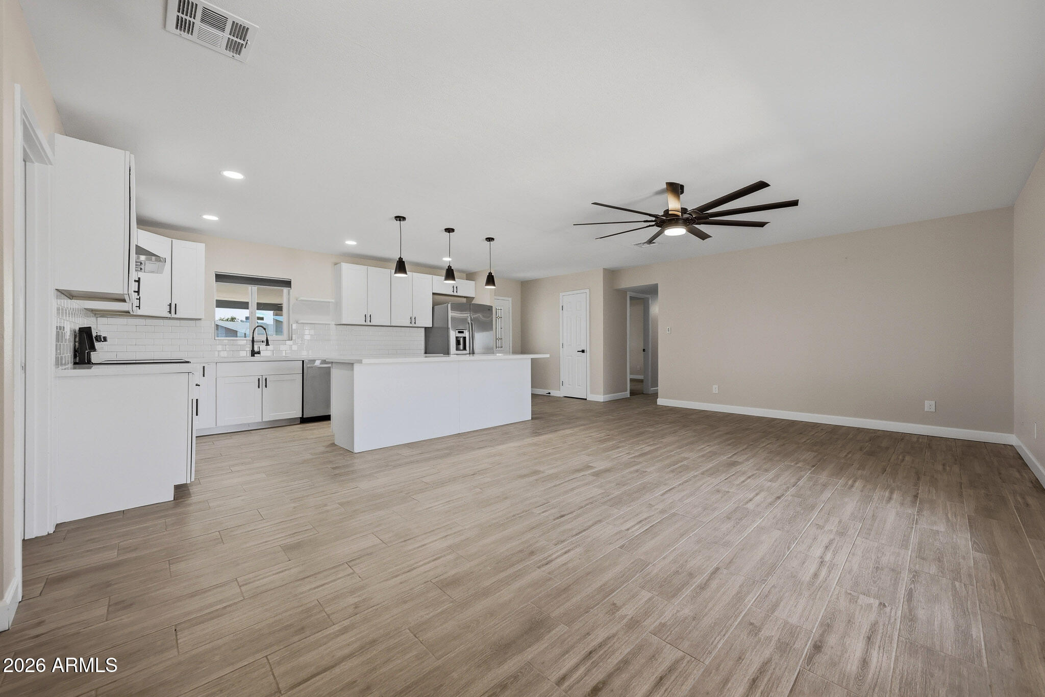 906 West St John Road Phoenix, AZ 85023 - Photo 11 of 30 B (11)