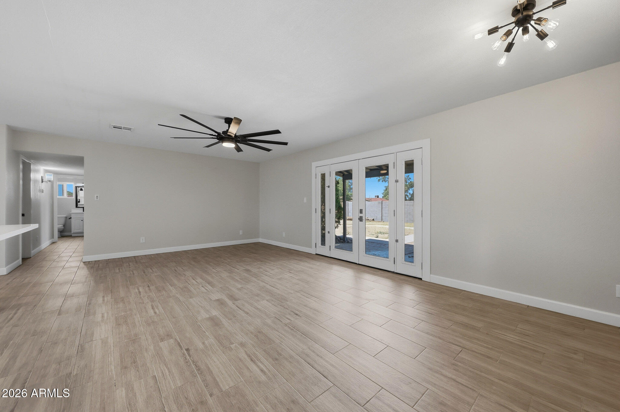 906 West St John Road Phoenix, AZ 85023 - Photo 12 of 30 B (12)
