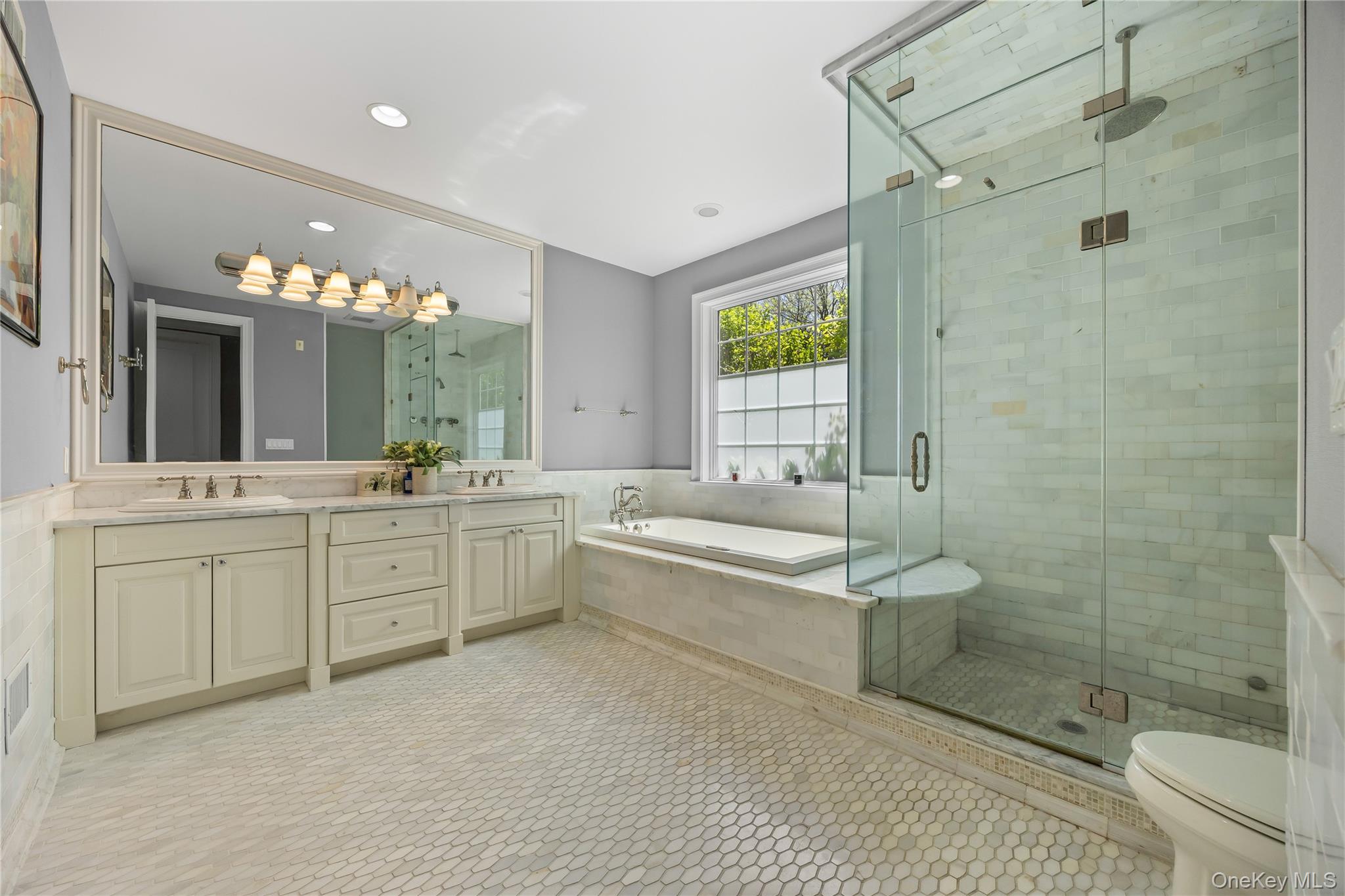 47 Valley Road Old Westbury, NY 11568 - Photo 15 of 32