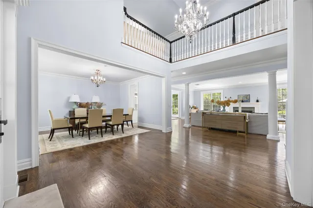 a view of a livingroom and dining room