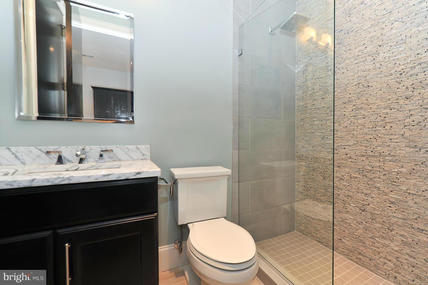 2009 Columbia Road Northwest, Unit 3 Washington, DC 20009 - Photo 16 of 28 Bath