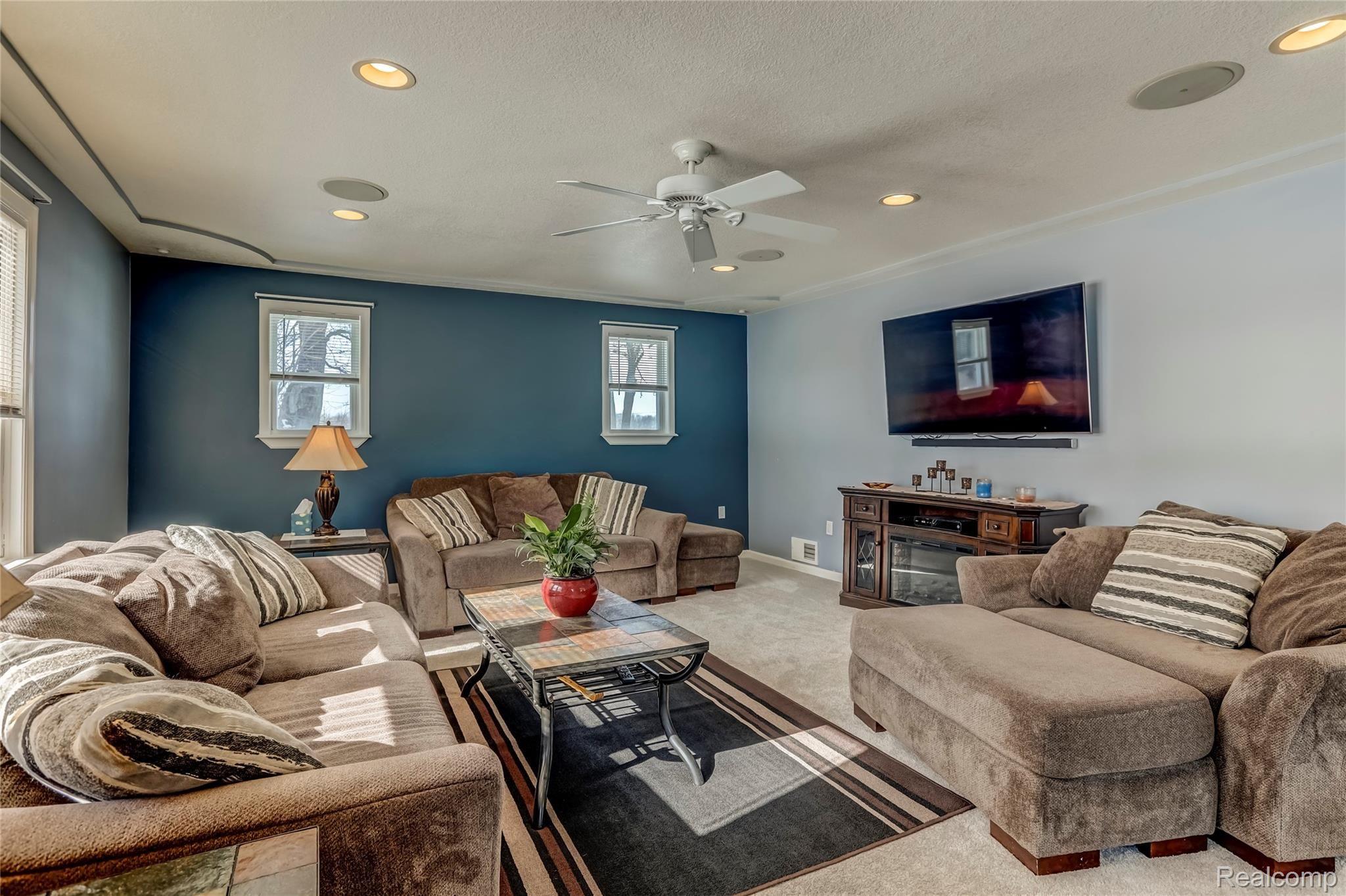 2191 Tinsman Road Fenton, MI 48430 - Photo 9 of 27 2191 Tinsman Rd, Fenton, MI-8-FULL.jpg