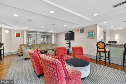 $325,000 | 777 7th Street Northwest, Unit 1119, Washington, DC 20001