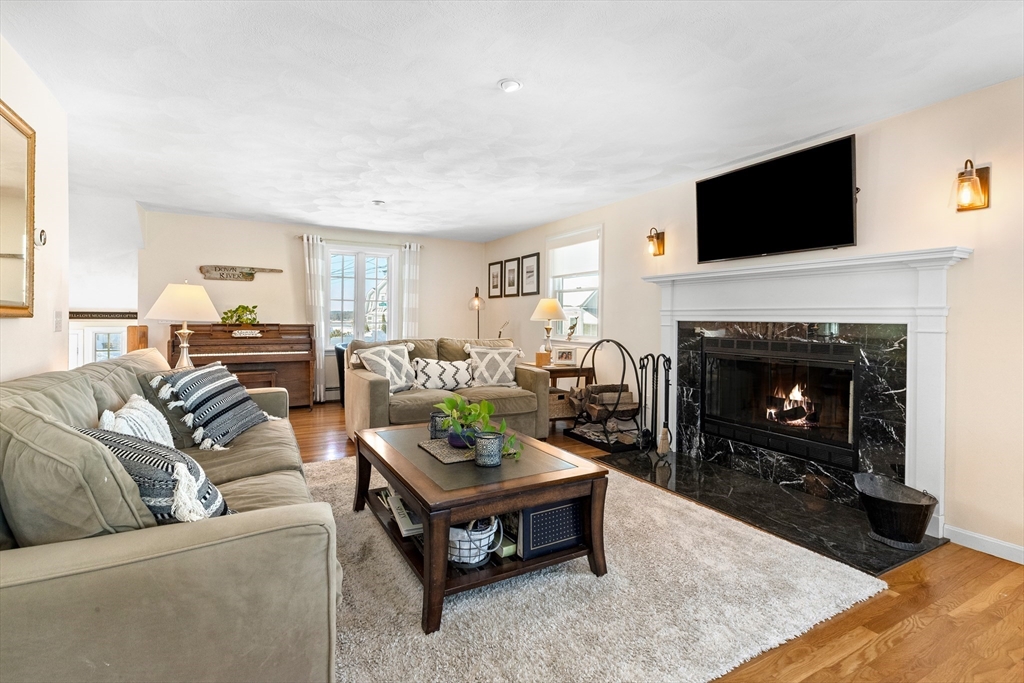 2 Breezy Point Road Gloucester, MA 01930 - Photo 11 of 42
