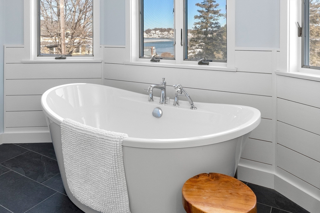 2 Breezy Point Road Gloucester, MA 01930 - Photo 21 of 42