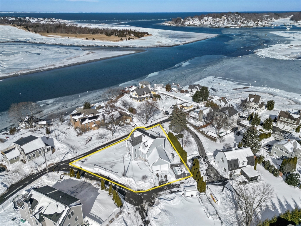 2 Breezy Point Road Gloucester, MA 01930 - Photo 4 of 42