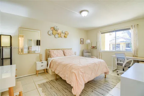 $199,900 | 3095 North Oakland Forest Drive, Unit 104, Oakland Park, FL 33309