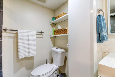 $199,900 | 3095 North Oakland Forest Drive, Unit 104, Oakland Park, FL 33309