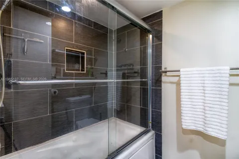 $199,900 | 3095 North Oakland Forest Drive, Unit 104, Oakland Park, FL 33309