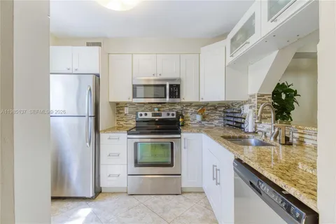 $199,900 | 3095 North Oakland Forest Drive, Unit 104, Oakland Park, FL 33309