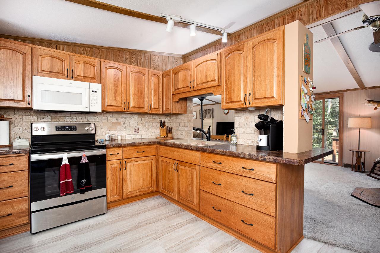 N11530 Hilts Lake Road Rhinelander, WI 54501 - Photo 4 of 38 Gallery Image 4