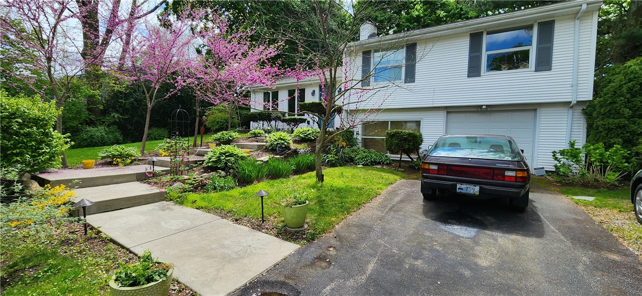 86 Shenandoah Road Warwick, RI 02886 - Photo 1 of 17